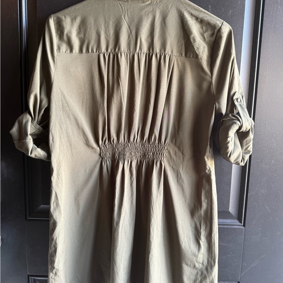 Motherhood Maternity olive green ruffled 3/4 sleeve tunic blouse Size Medium - Picture 8 of 10